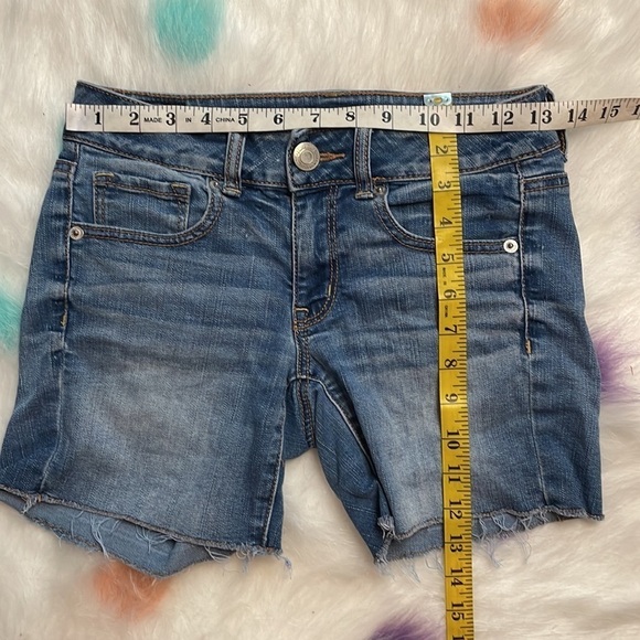 AMERICAN Eagle Super Stretch Midi Blue Jean Shorts - Picture 6 of 7